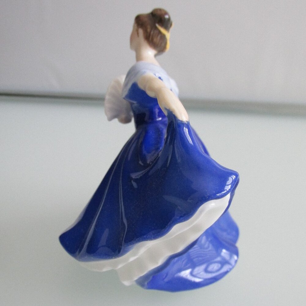 Royal Doulton "Elaine" HN3214 Collectible Figurine (1979) - Picture 5 of 8